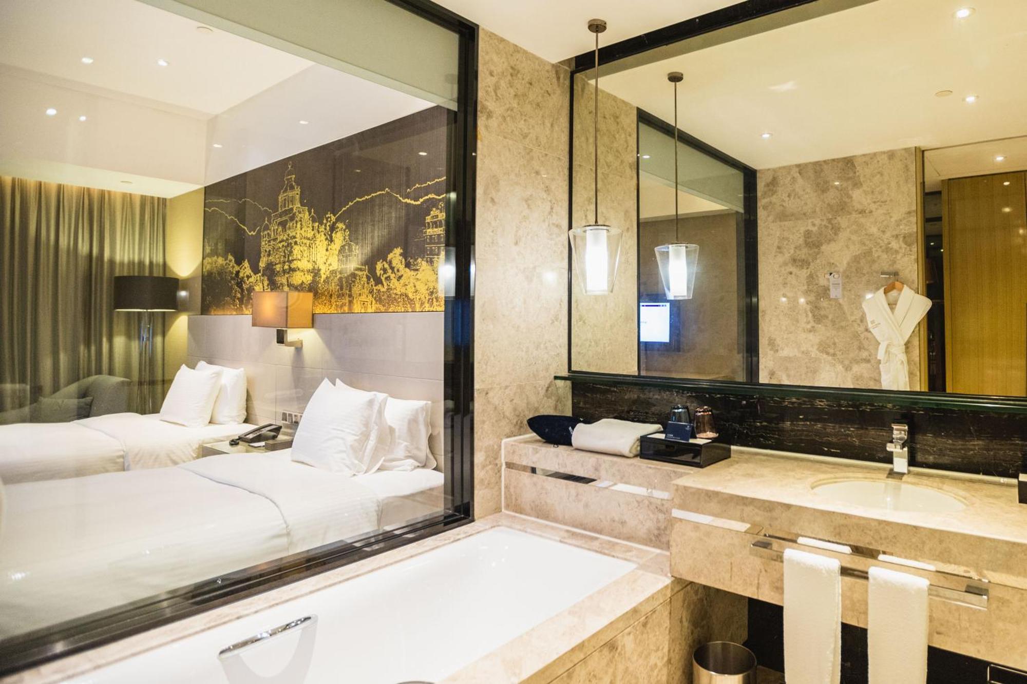 Wanda Realm Jiangmen Hotel Екстериор снимка