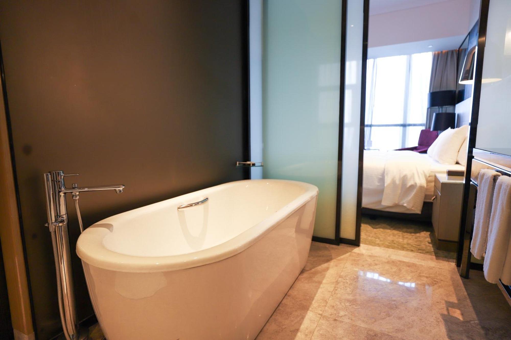 Wanda Realm Jiangmen Hotel Екстериор снимка
