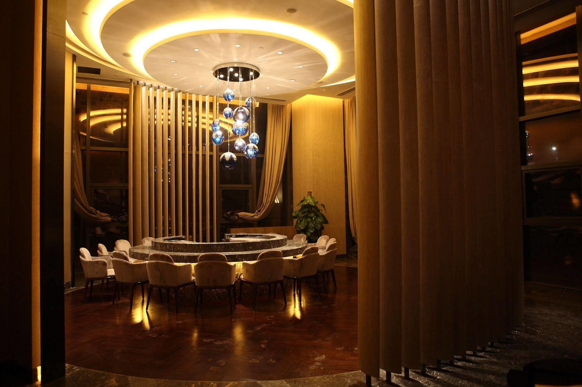 Wanda Realm Jiangmen Hotel Екстериор снимка