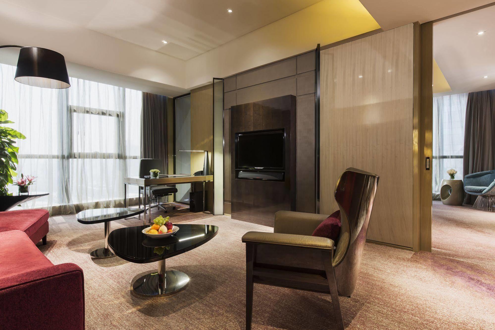 Wanda Realm Jiangmen Hotel Екстериор снимка