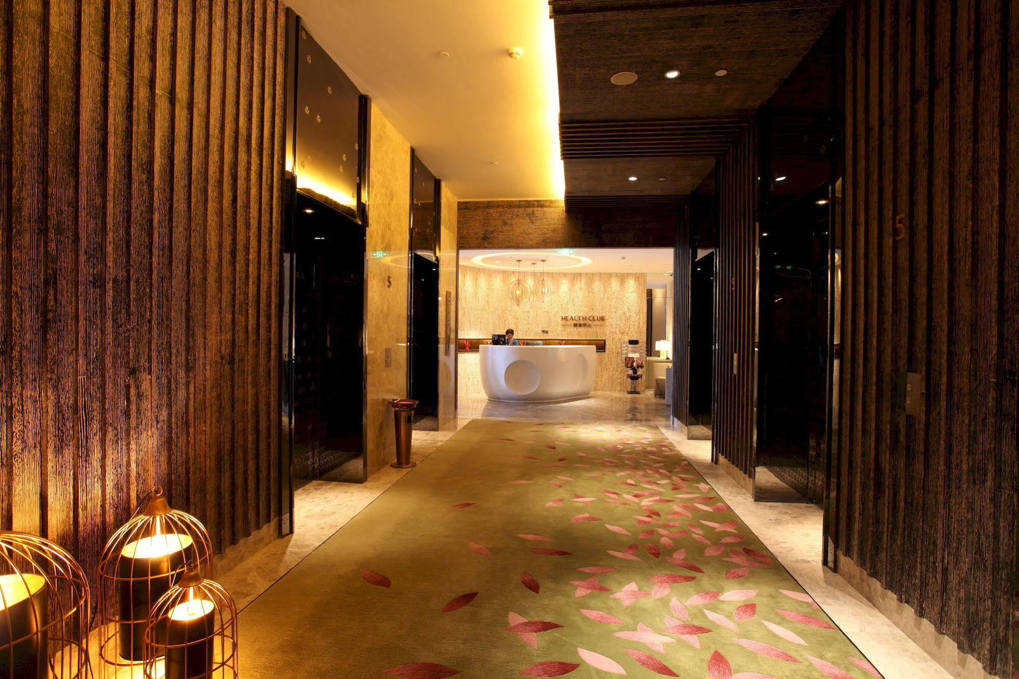 Wanda Realm Jiangmen Hotel Екстериор снимка