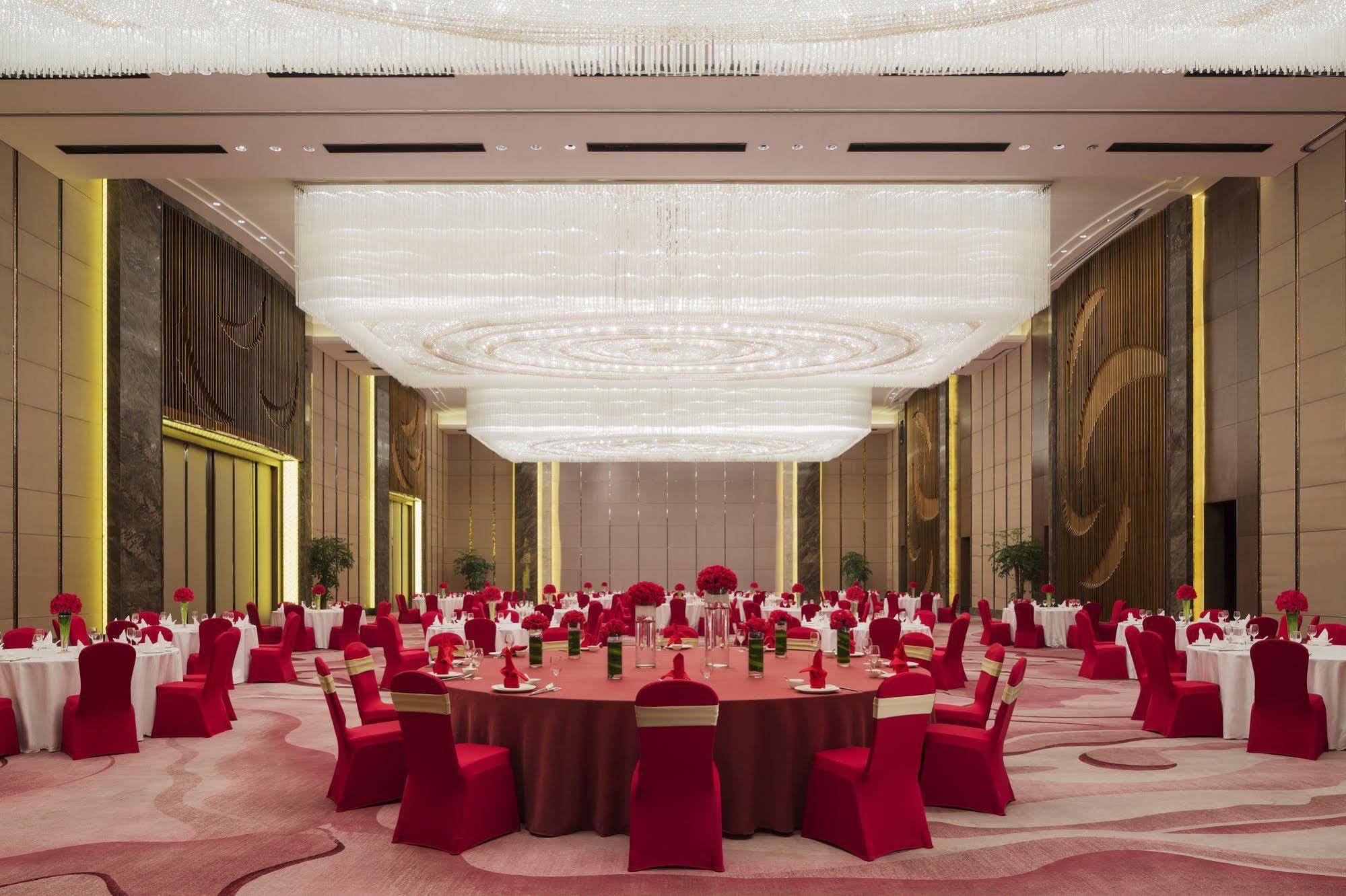 Wanda Realm Jiangmen Hotel Екстериор снимка